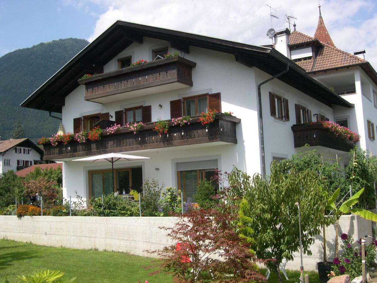 Haus Sankt Peter Appartement Lana Buitenkant foto